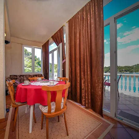 Apartment Filipovi - One Bedroom With Terrace And Sea View A3